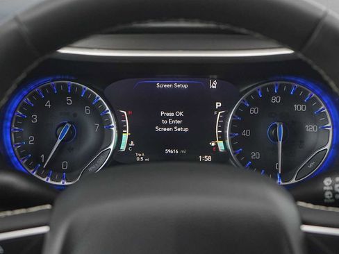 Used 2024 Chrysler Pacifica Touring-L FWD image 22