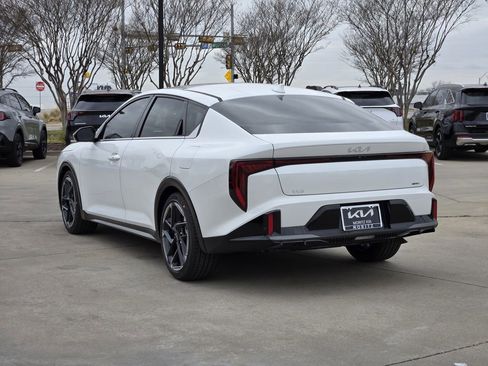 New 2026 Kia K4 GT-Line w/ GT-Line Sunroof Package FWD image 3