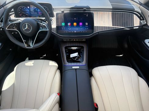 Used 2025 Mercedes-Benz E 350 Sedan image 2