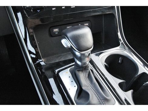 Used 2022 Kia Carnival EX FWD image 30