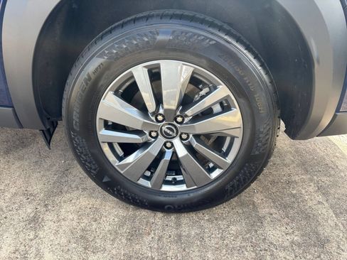 Used 2026 Nissan Pathfinder SV FWD image 33