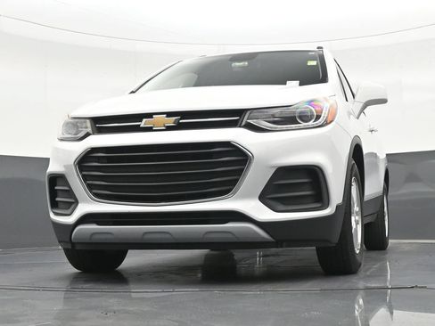 Used 2020 Chevrolet Trax LT w/ LT Convenience Package FWD image 30