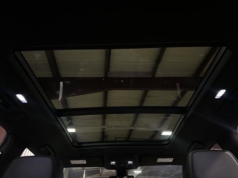 Used 2022 Chevrolet Tahoe RST w/ Luxury Package image 8