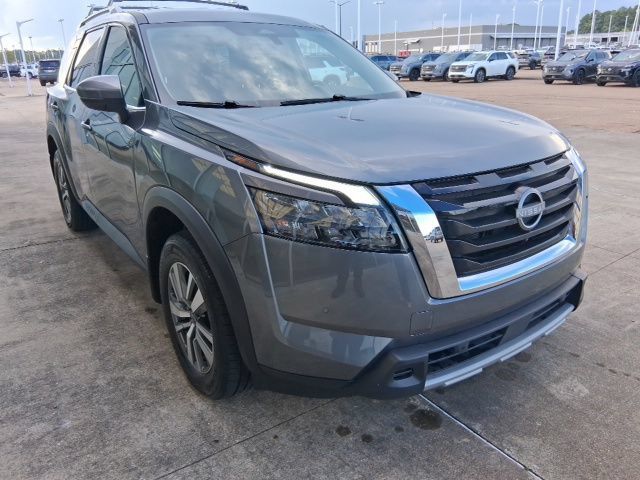 Certified 2025 Nissan Pathfinder SL FWD image 9
