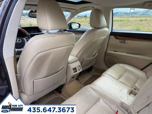 Used 2013 Lexus ES 300h w/ Luxury Pkg FWD image 27