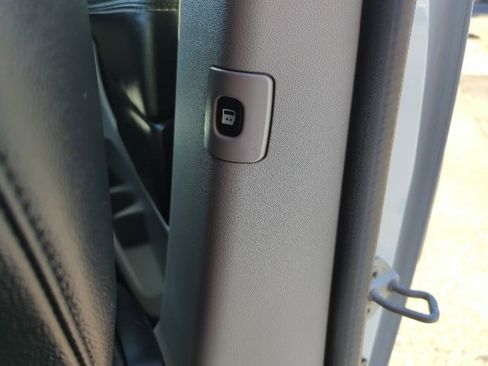 Used 2019 Dodge Grand Caravan SXT image 23