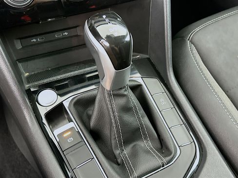 Used 2024 Volkswagen Taos SE image 24