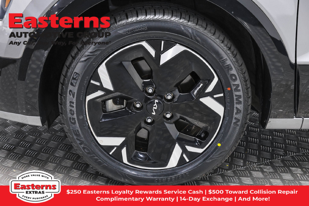 Used 2023 Kia Niro Wave w/ Wave Preserve Package FWD image 35