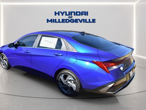 New 2026 Hyundai Elantra Limited FWD image 2