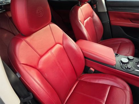 Used 2019 Alfa Romeo Stelvio w/ Nero Edizione image 33