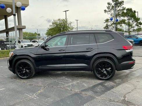 Certified 2025 Volkswagen Atlas SE w/ Black Wheel Package AWD/4WD image 6