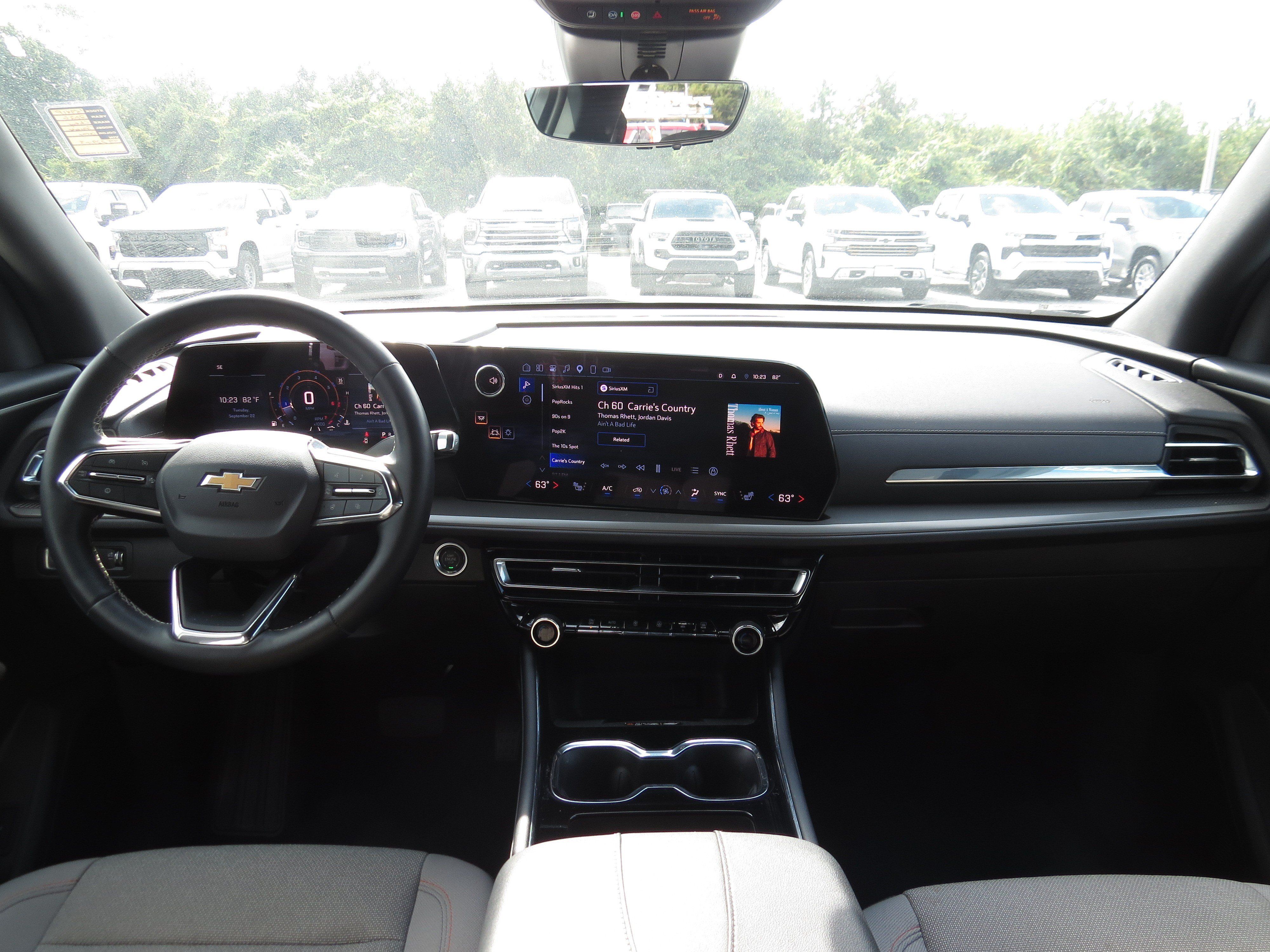 Used 2026 Chevrolet Traverse LT w/ Driver Confidence Package FWD image 18