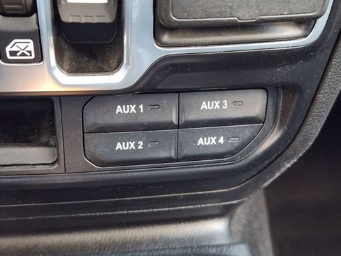 Used 2022 Jeep Gladiator Overland AWD/4WD image 19