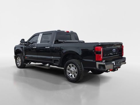 Used 2023 Ford F350 Lariat w/ Lariat Ultimate Package image 3