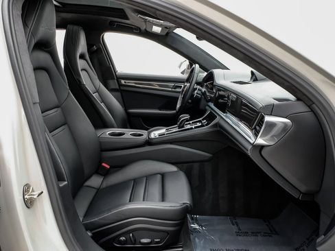Used 2023 Porsche Panamera Turbo S image 30