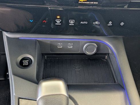 New 2026 Nissan Sentra SR w/ Floor Mat Package FWD image 21