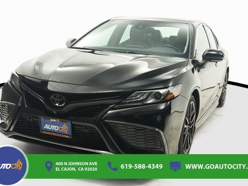 Used 2023 Toyota Camry XSE w/ Navigation Package FWD image 1