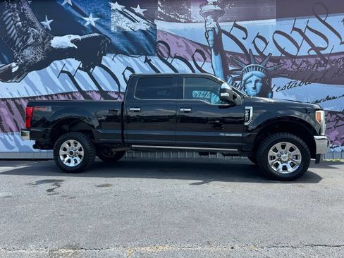 Used 2017 Ford F250 King Ranch w/ King Ranch Ultimate Package AWD/4WD image 1
