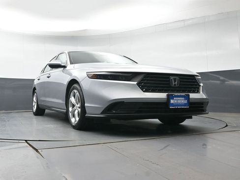 Certified 2024 Honda Accord LX image 31