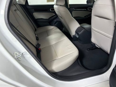 Used 2024 Honda Civic Touring image 17
