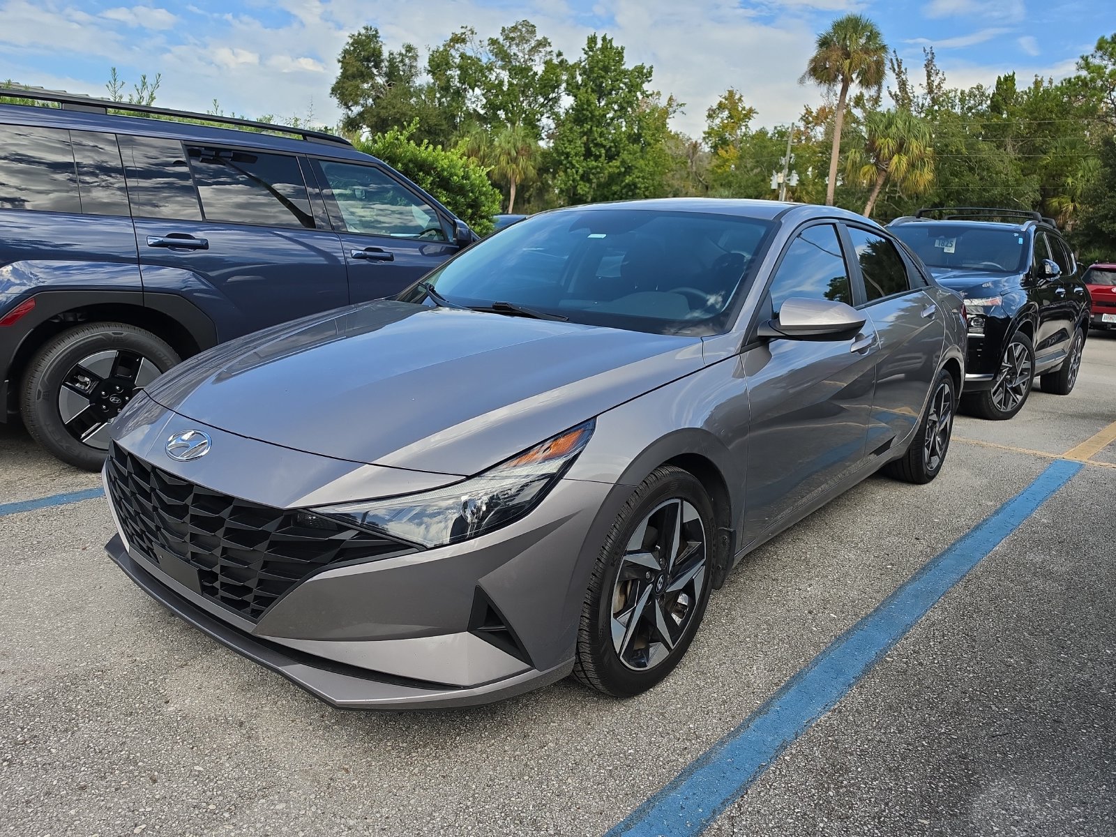 Used 2023 Hyundai Elantra SEL w/ Convenience Package FWD image 7