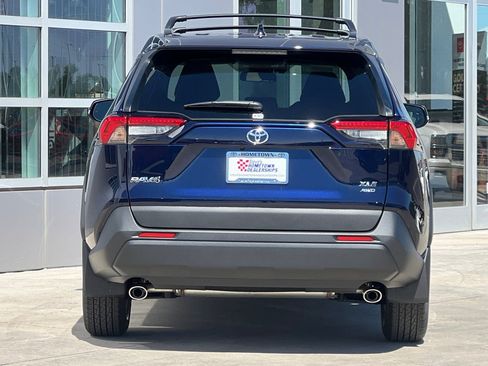 Used 2025 Toyota RAV4 XLE w/ Convenience Package AWD/4WD image 5