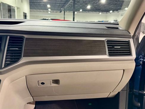 Used 2019 Volkswagen Atlas SE w/ Towing Package image 23