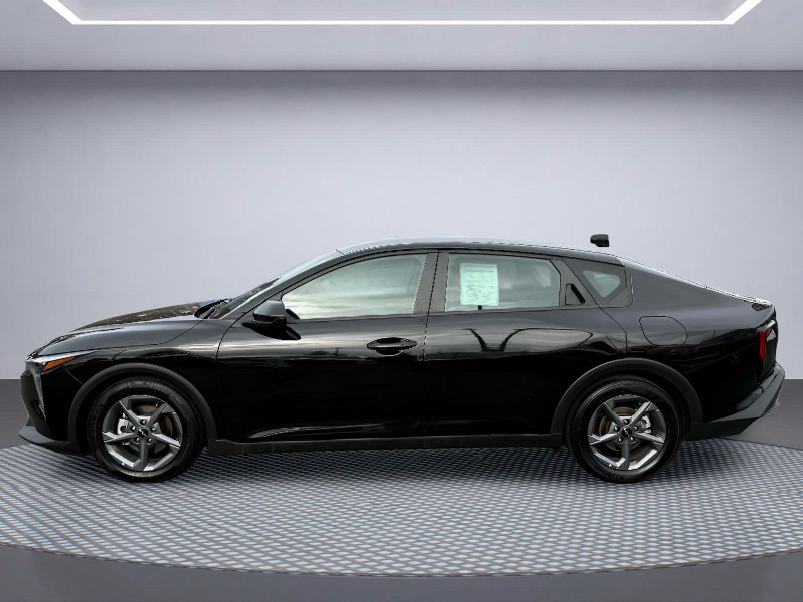 Used 2025 Kia K4 FWD image 3