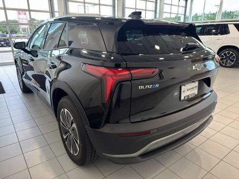 Used 2024 Chevrolet Blazer EV LT AWD/4WD image 41