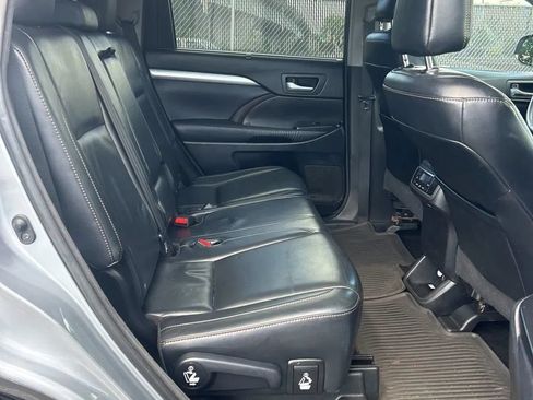 Used 2016 Toyota Highlander XLE AWD/4WD image 13