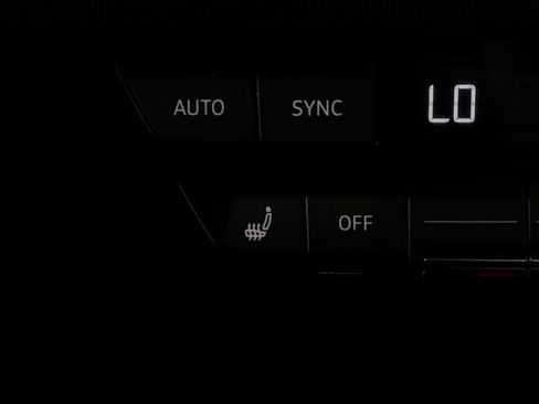 Used 2024 Audi Q4 e-tron Prestige AWD/4WD image 22