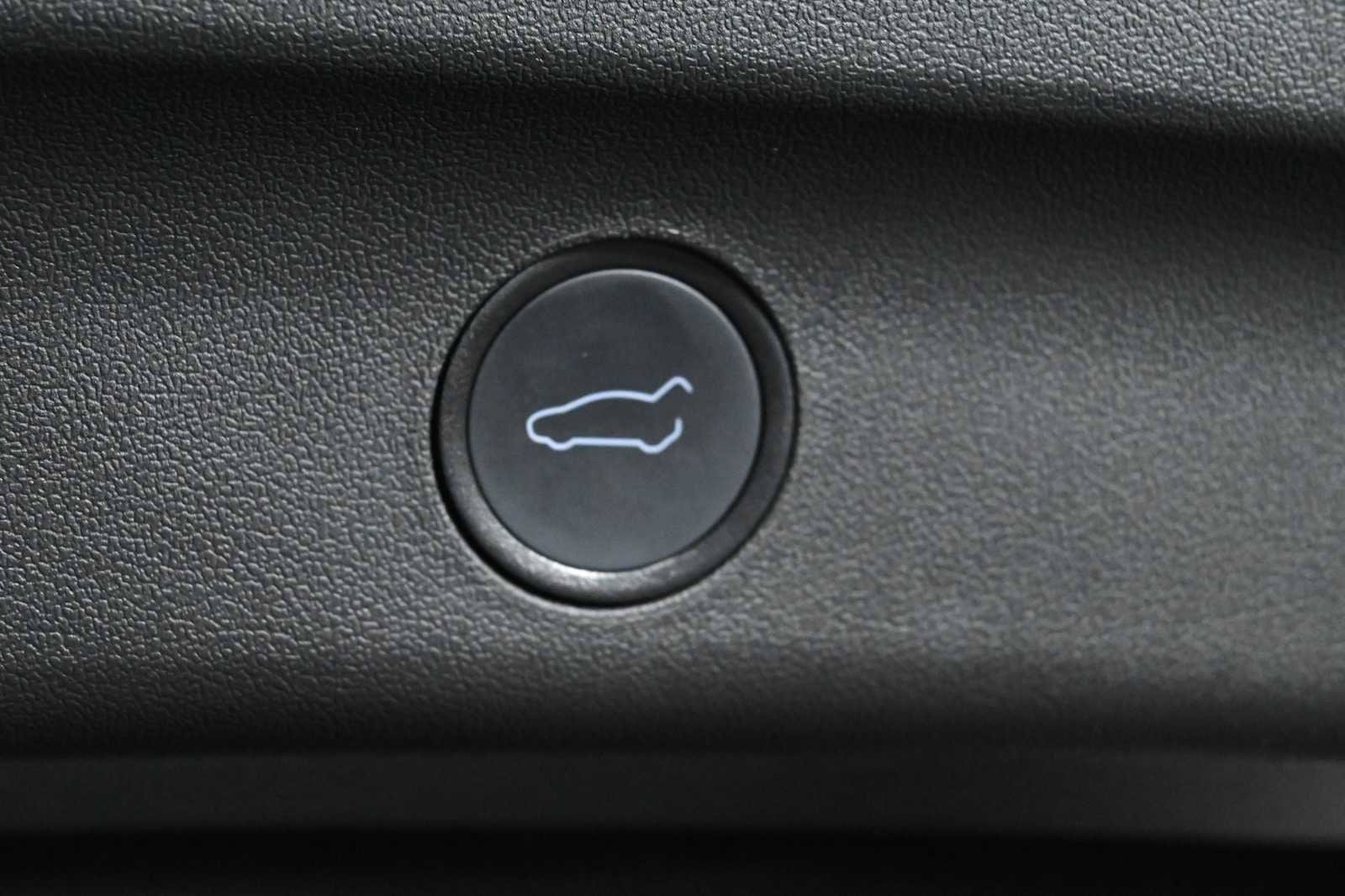 Used 2022 Tesla Model Y Performance AWD/4WD image 11