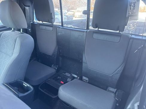 Used 2016 Toyota Tacoma TRD Off-Road image 13