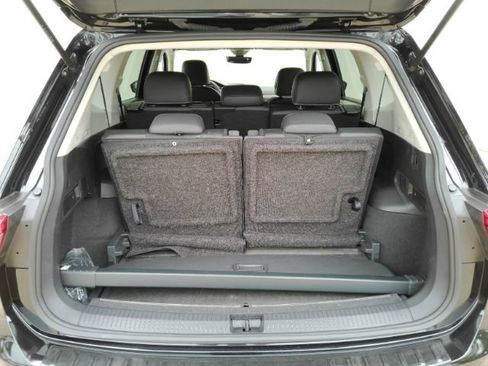 Used 2023 Volkswagen Tiguan SE FWD image 8
