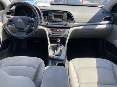 Used 2018 Hyundai Elantra SE FWD image 15