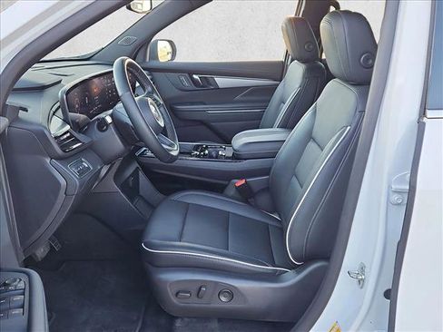 Used 2025 Buick Enclave Preferred image 16