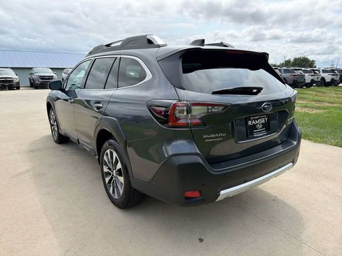 Used 2025 Subaru Outback Touring XT AWD/4WD image 4