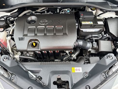 Used 2022 Toyota C-HR Limited FWD image 17