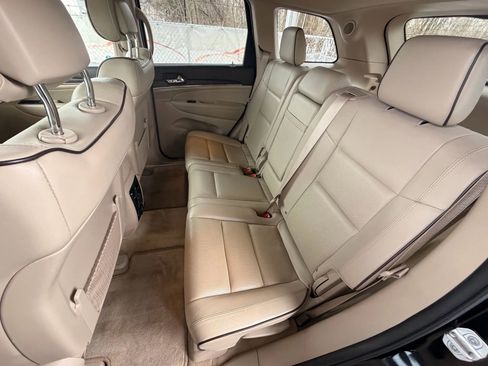 Used 2019 Jeep Grand Cherokee Overland image 17