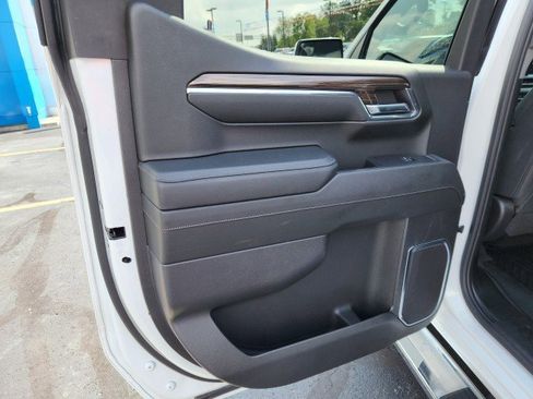 Used 2023 Chevrolet Silverado 1500 LT image 38