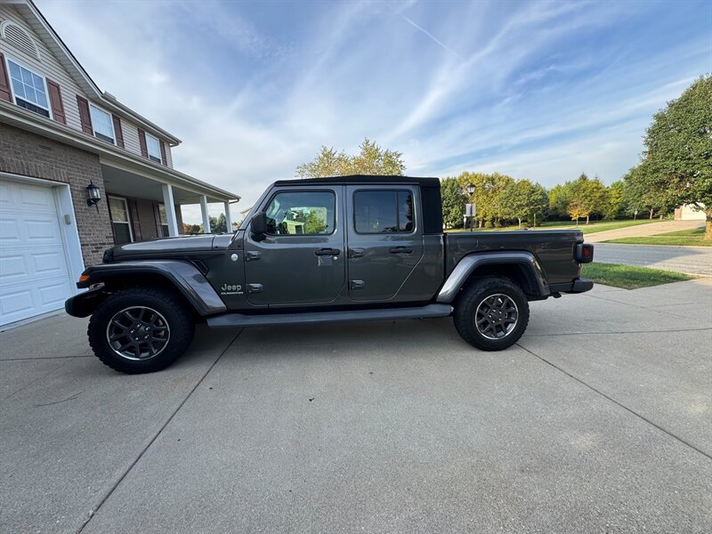 Used 2020 Jeep Gladiator Overland w/ Cold Weather Group AWD/4WD image 2