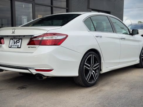 Used 2016 Honda Accord Sport image 2
