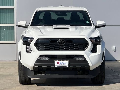 Used 2025 Toyota Tacoma TRD Sport image 6