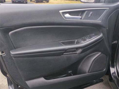 Used 2024 Ford Edge SEL image 19