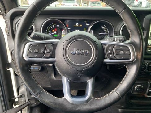 Used 2021 Jeep Wrangler Unlimited Sahara w/ Cold Weather Group image 17