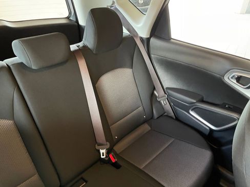 Used 2025 Kia Soul LX w/ LX Technology Package FWD image 35