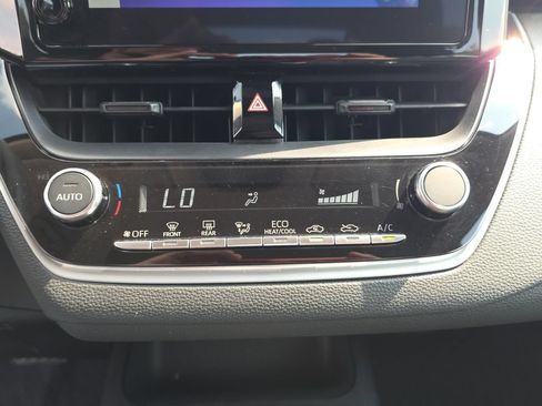 Used 2025 Toyota Corolla LE FWD image 23