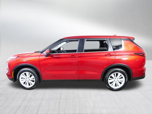 Used 2025 Mitsubishi Outlander ES AWD/4WD image 4
