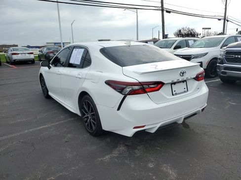 Used 2024 Toyota Camry SE FWD image 3