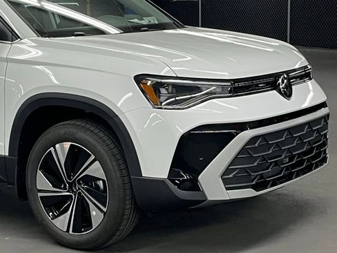 New 2026 Volkswagen Taos SE AWD/4WD image 41